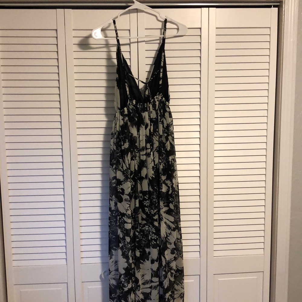 Dress - Picture 4 of 6